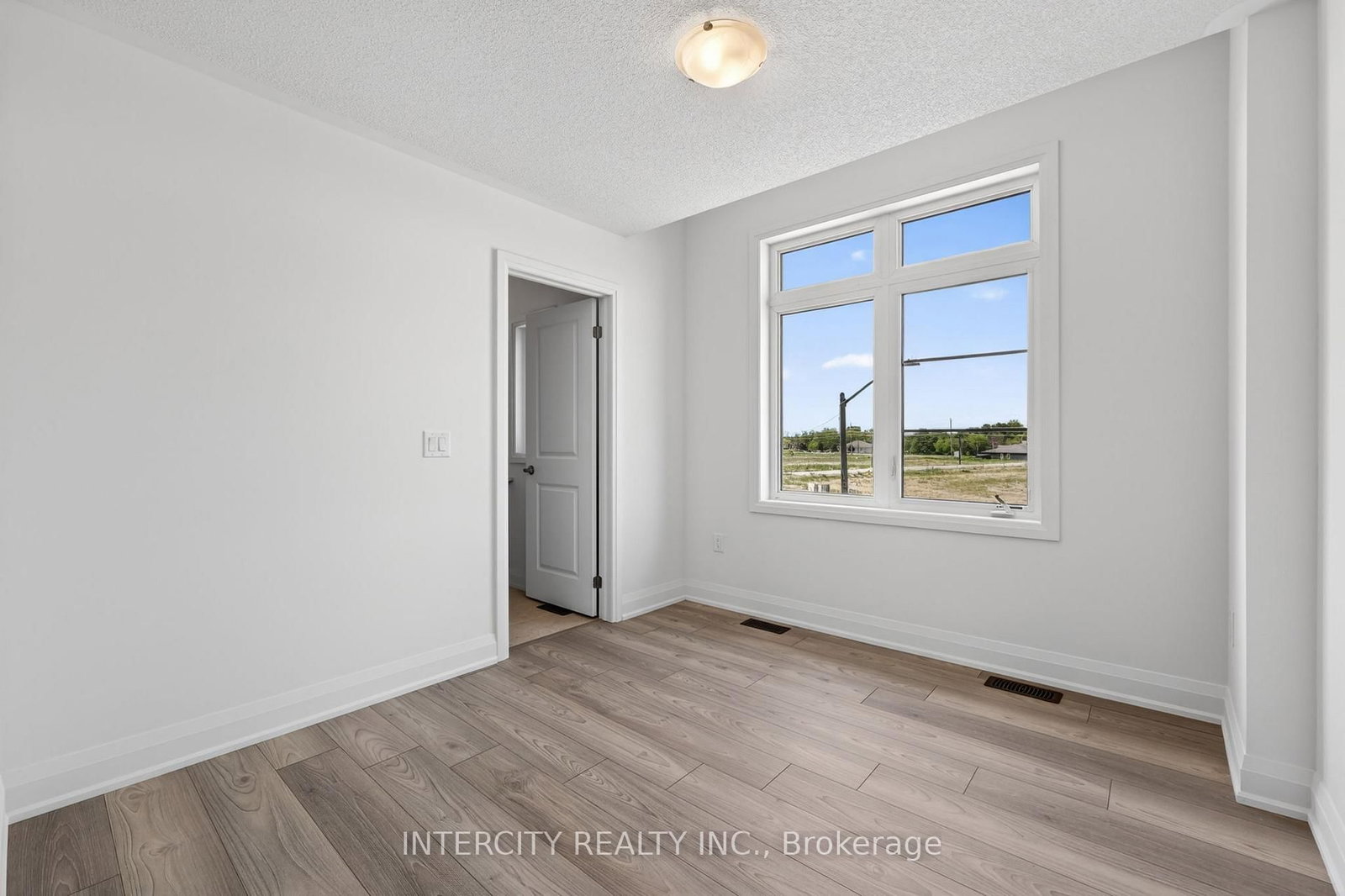 24 Legacy Circle • Wasaga Beach, ON photo 31