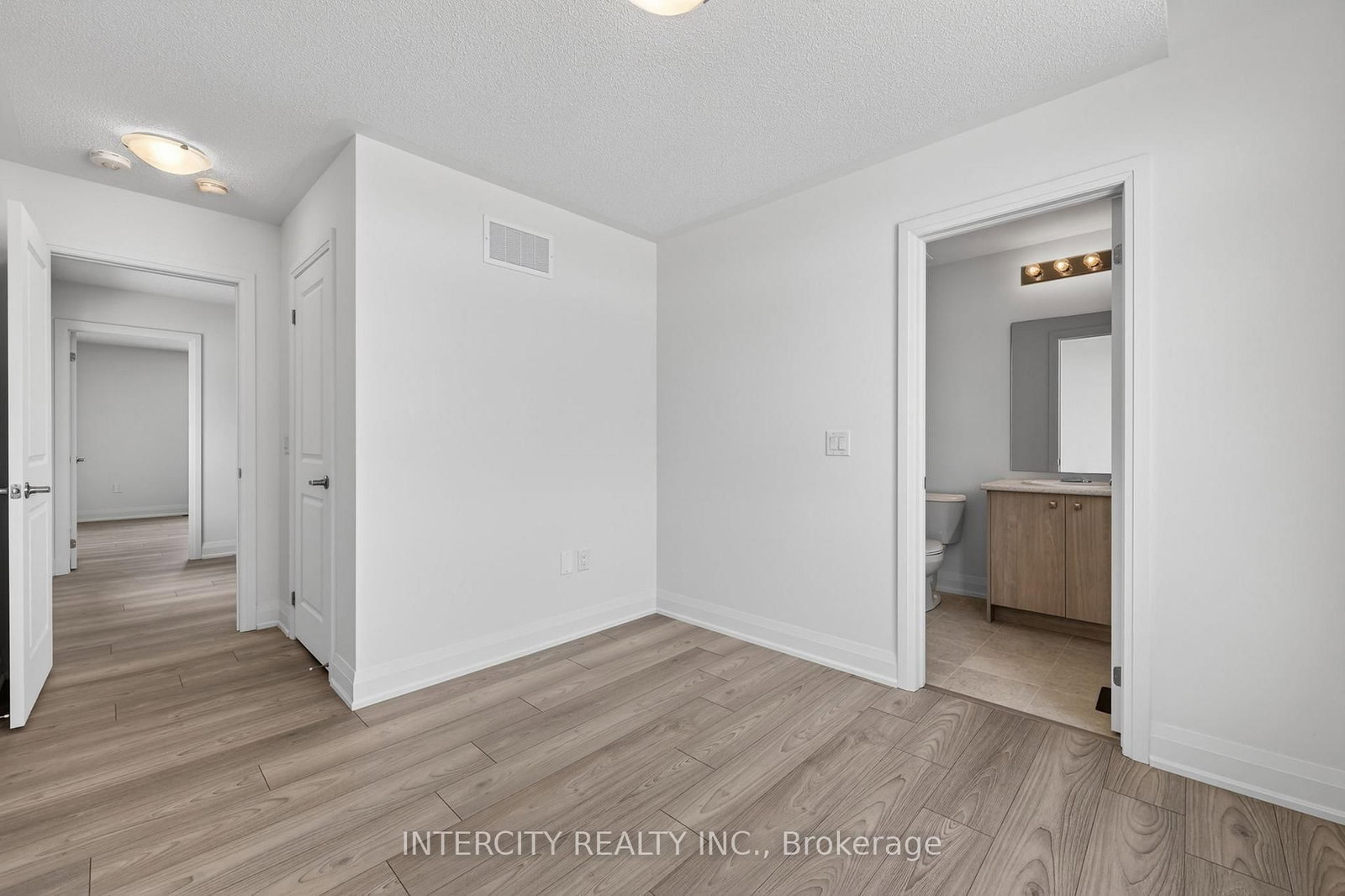 24 Legacy Circle • Wasaga Beach, ON photo 32