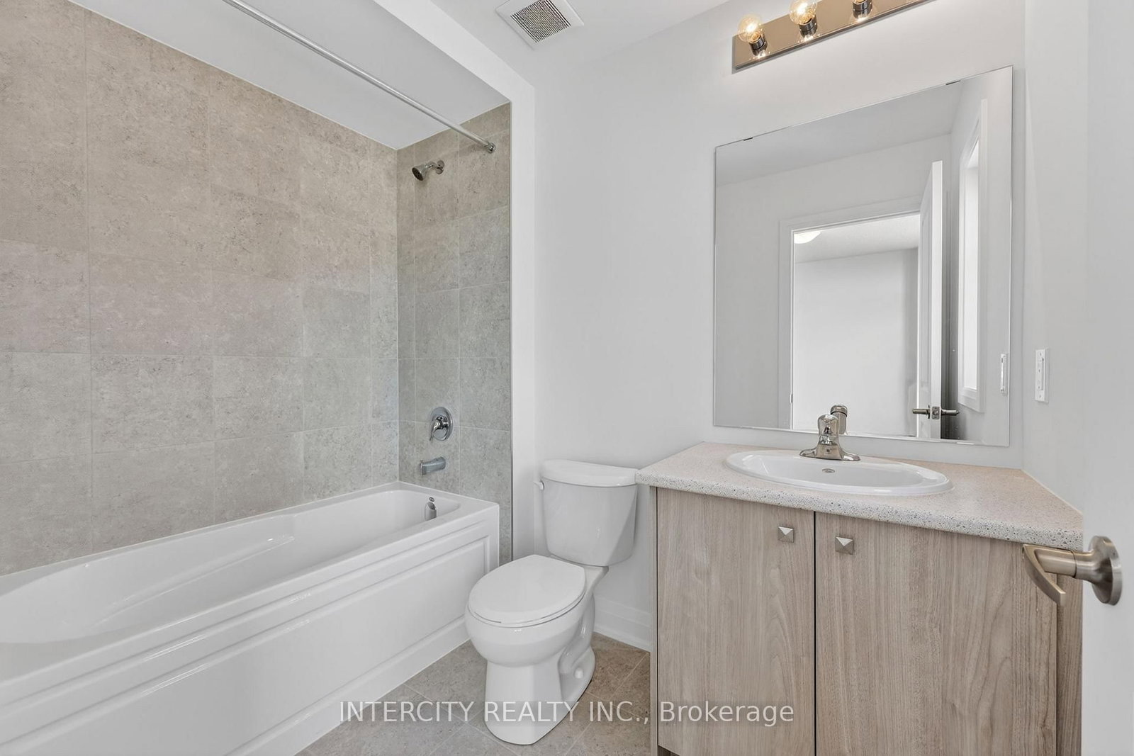 24 Legacy Circle • Wasaga Beach, ON photo 33