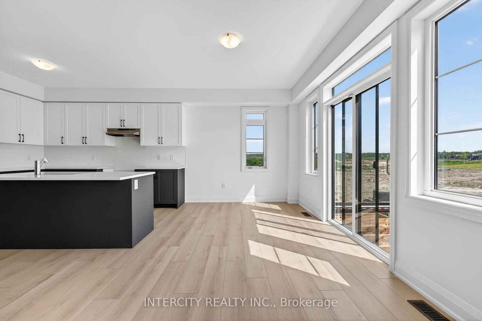 22 Legacy Circle • Wasaga Beach, ON photo 13