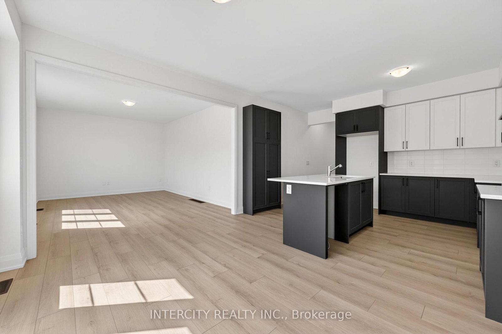 22 Legacy Circle • Wasaga Beach, ON photo 15