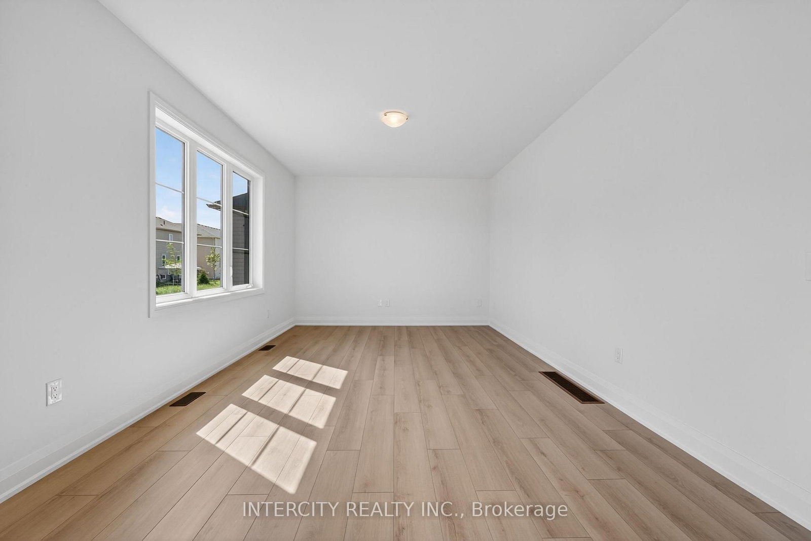 22 Legacy Circle • Wasaga Beach, ON photo 16