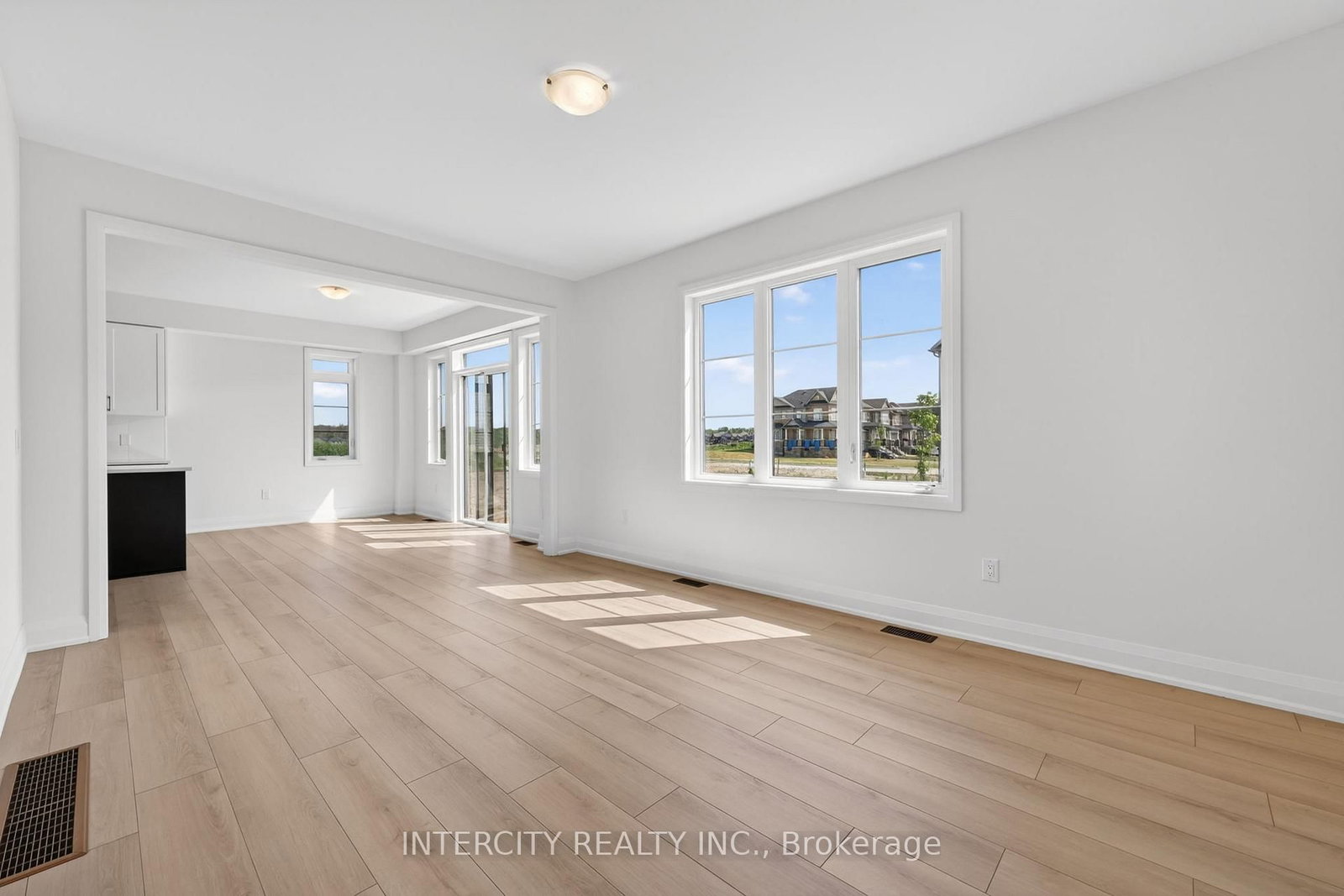 22 Legacy Circle • Wasaga Beach, ON photo 18