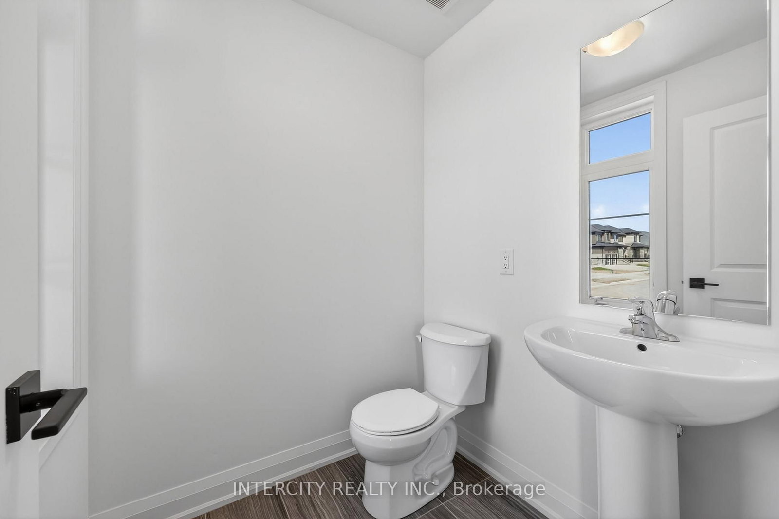 22 Legacy Circle • Wasaga Beach, ON photo 19