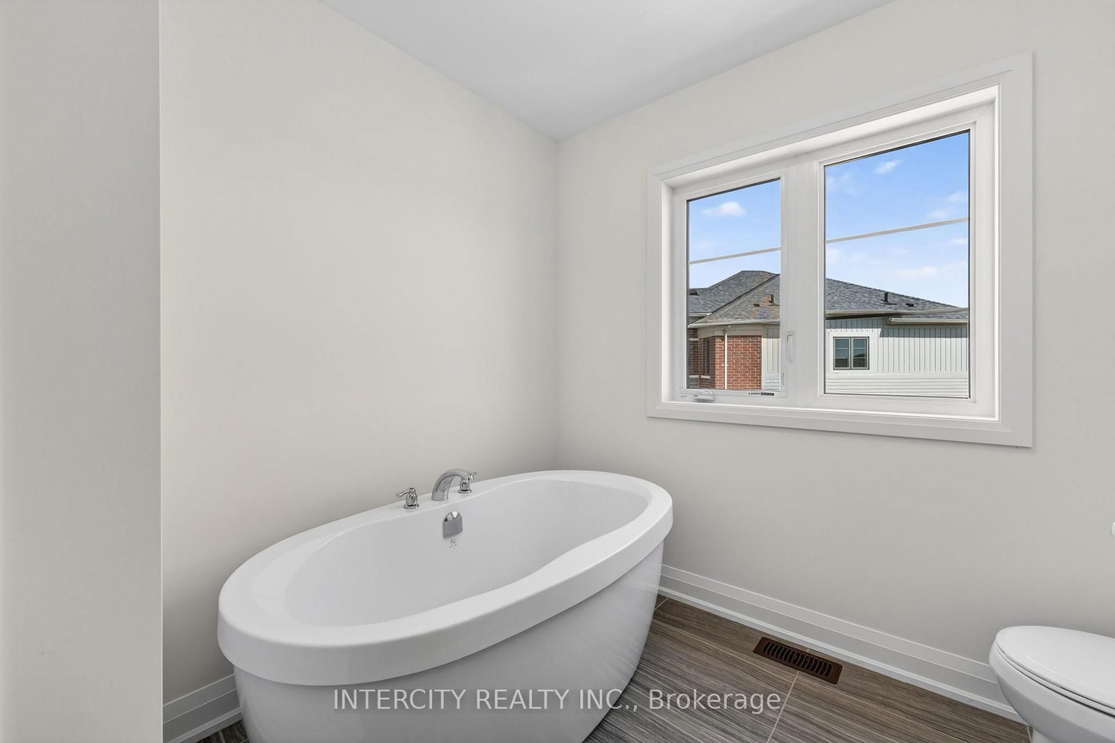 22 Legacy Circle • Wasaga Beach, ON photo 26