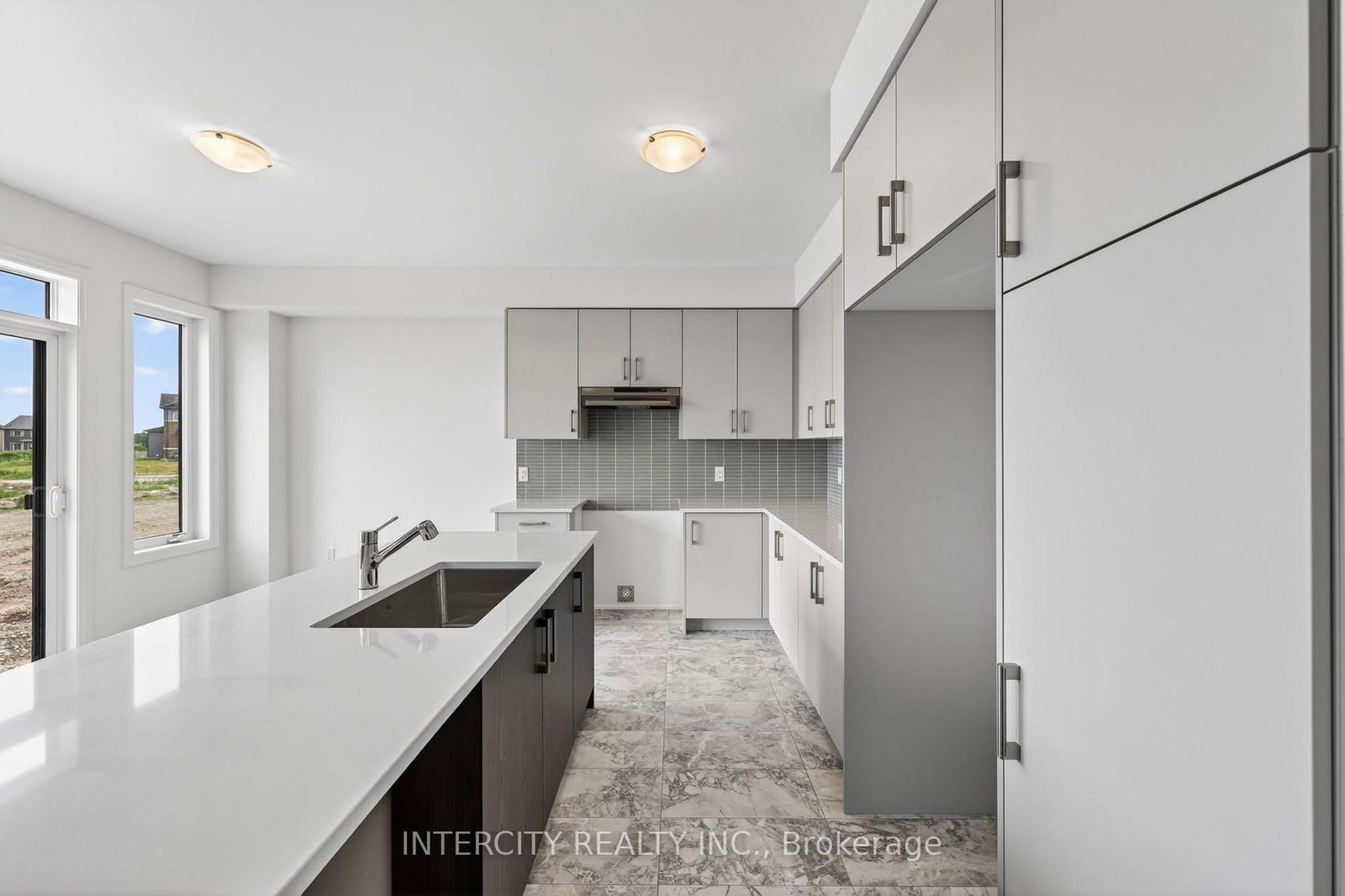 26 Legacy Circle • Wasaga Beach, ON photo 12