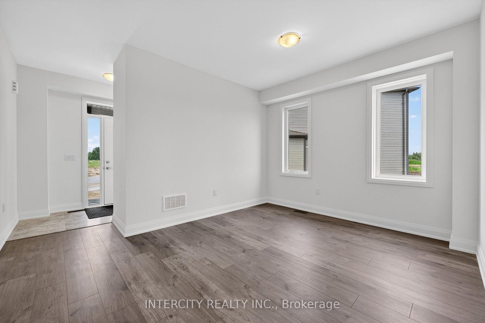 26 Legacy Circle • Wasaga Beach, ON photo 16