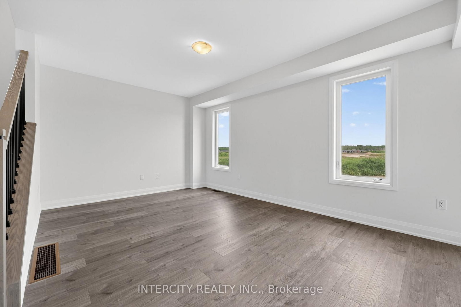 26 Legacy Circle • Wasaga Beach, ON photo 19