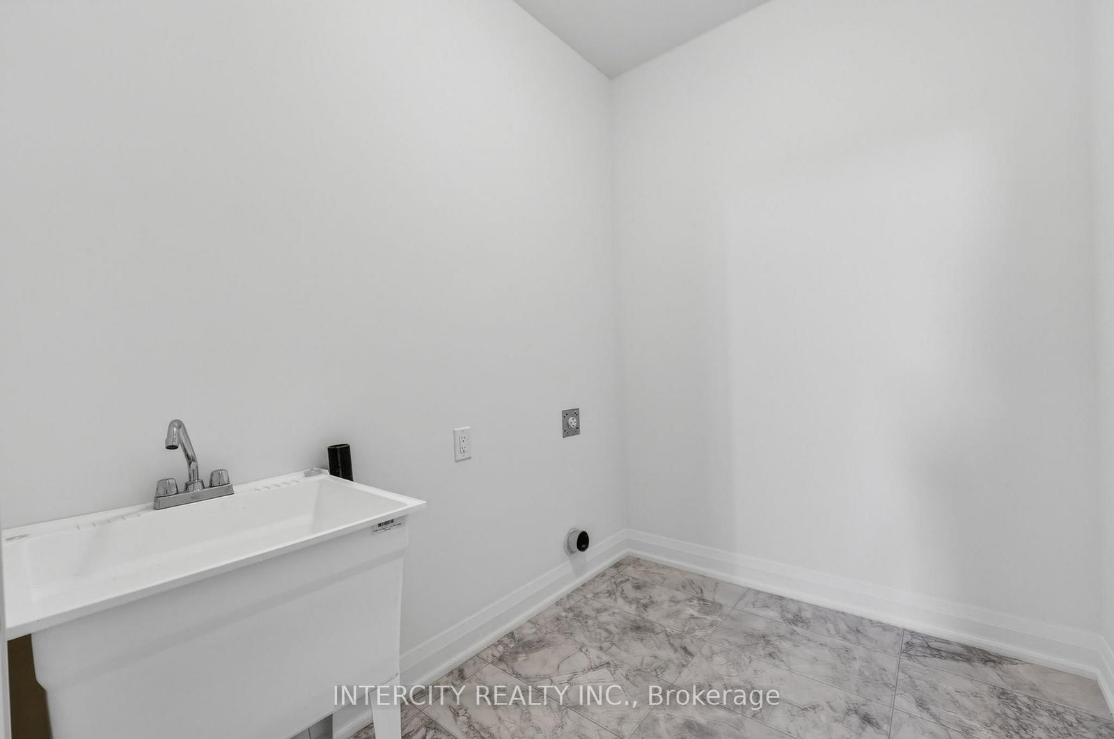 26 Legacy Circle • Wasaga Beach, ON photo 23