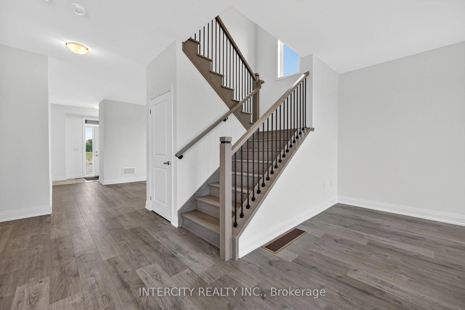 26 Legacy Circle • Wasaga Beach, ON photo 24