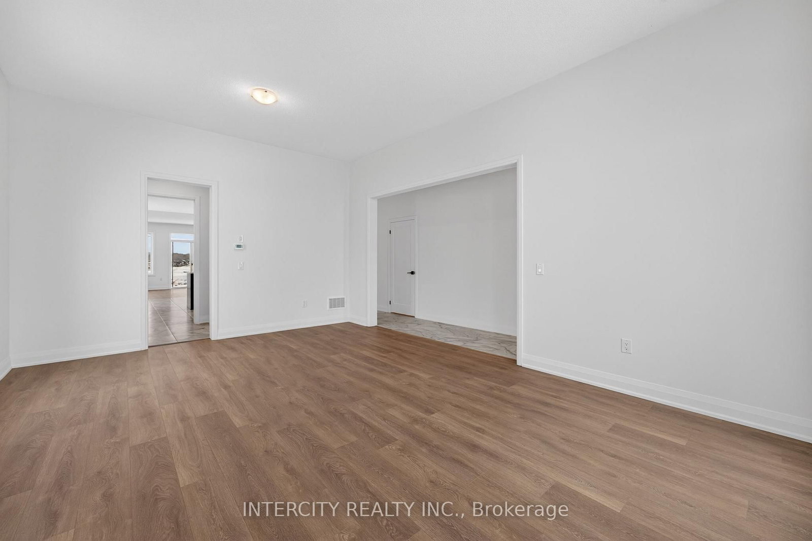 38 Legacy Circle • Wasaga Beach, ON photo 13