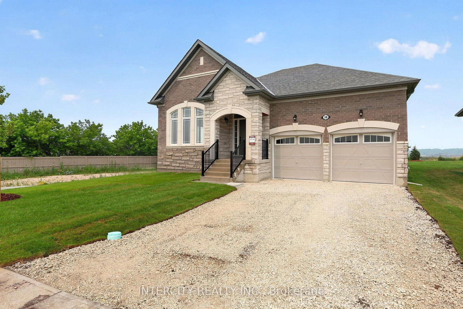 38 Legacy Circle • Wasaga Beach, ON photo 3