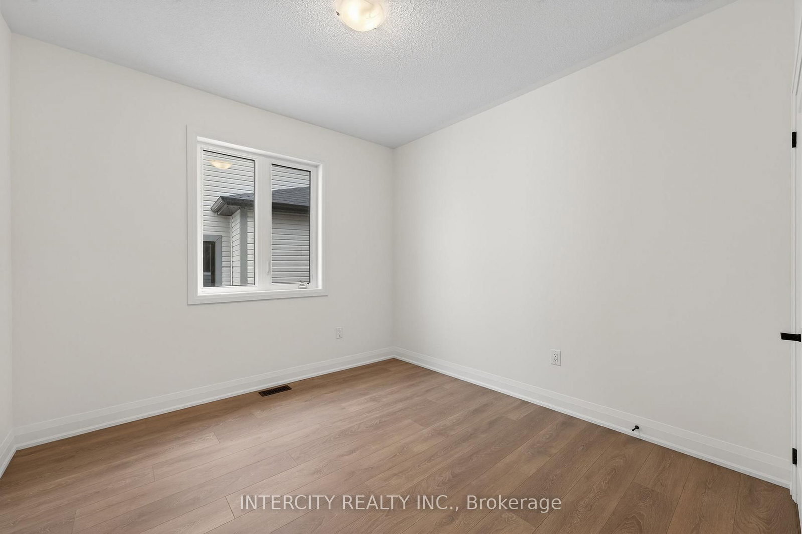 38 Legacy Circle • Wasaga Beach, ON photo 33