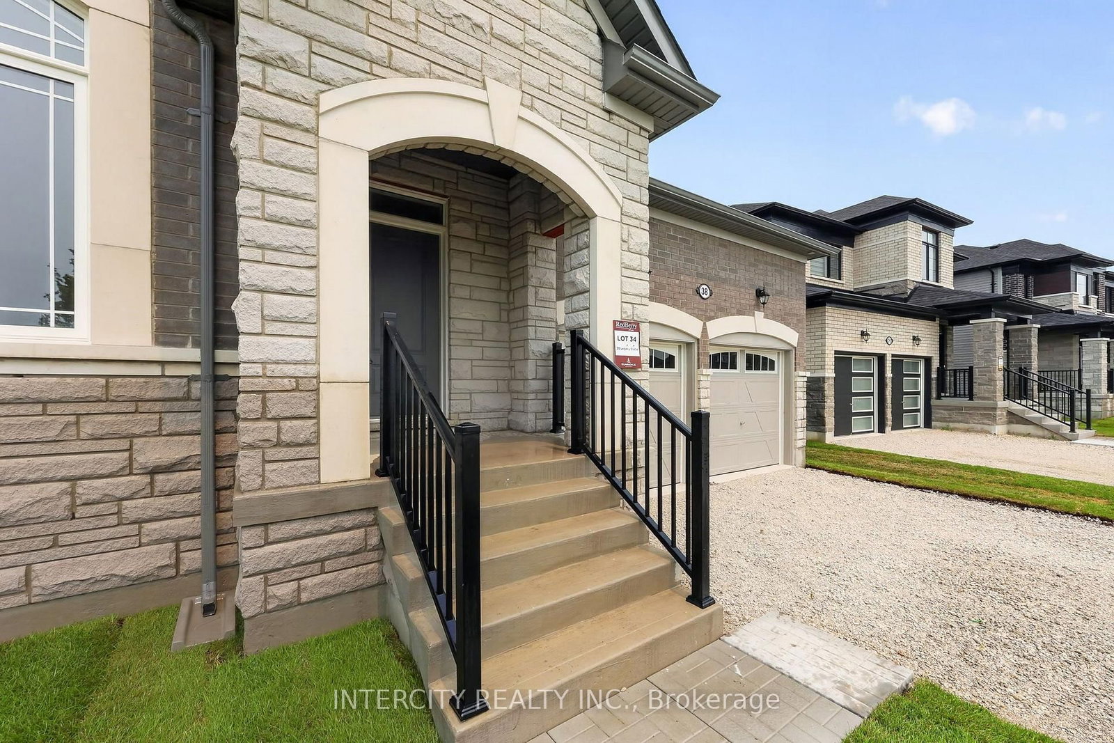 38 Legacy Circle • Wasaga Beach, ON photo 4