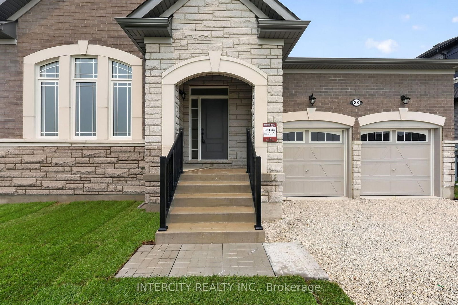 38 Legacy Circle • Wasaga Beach, ON photo 5