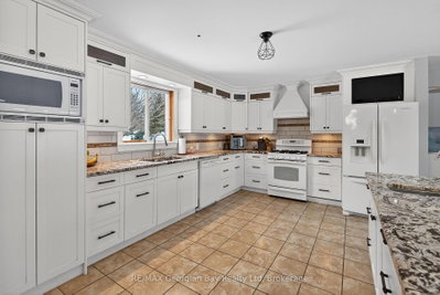 63 Lepage Drive • Penetanguishene, ON photo 9