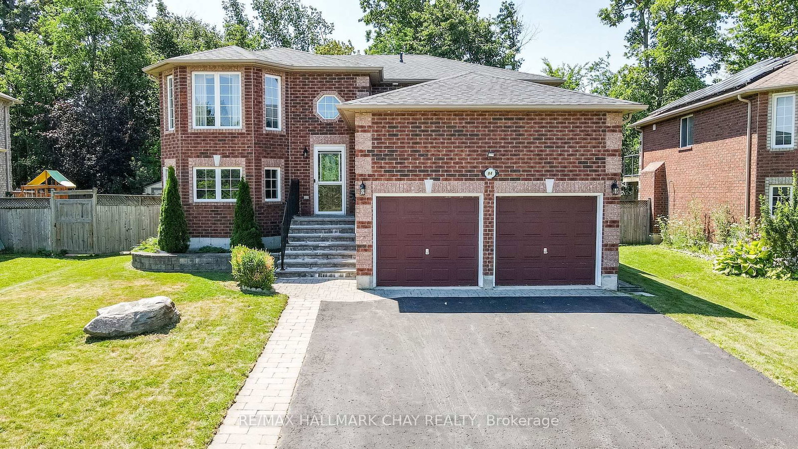 94 Sandringham Drive • Barrie, ON photo 1