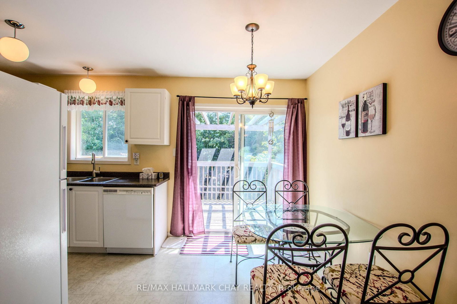 94 Sandringham Drive • Barrie, ON photo 12