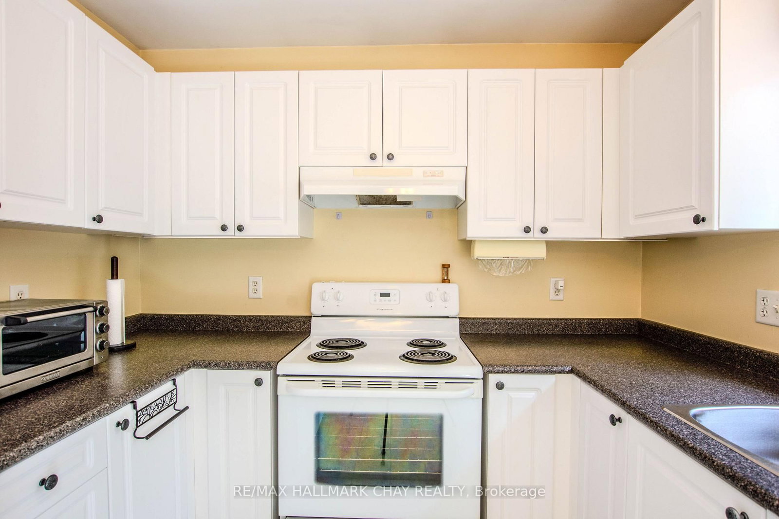 94 Sandringham Drive • Barrie, ON photo 19