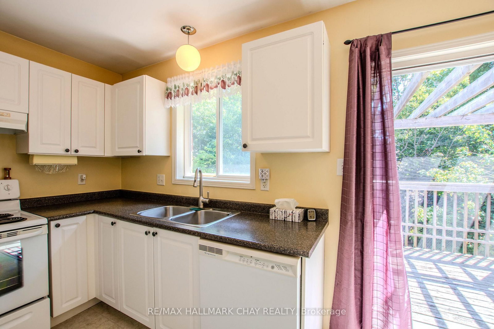 94 Sandringham Drive • Barrie, ON photo 21