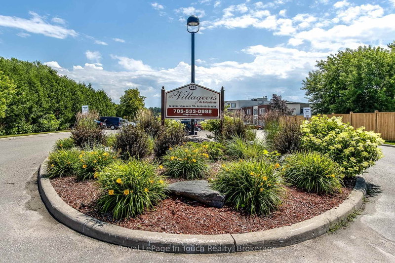 102 - 333 LAFONTAINE Road W