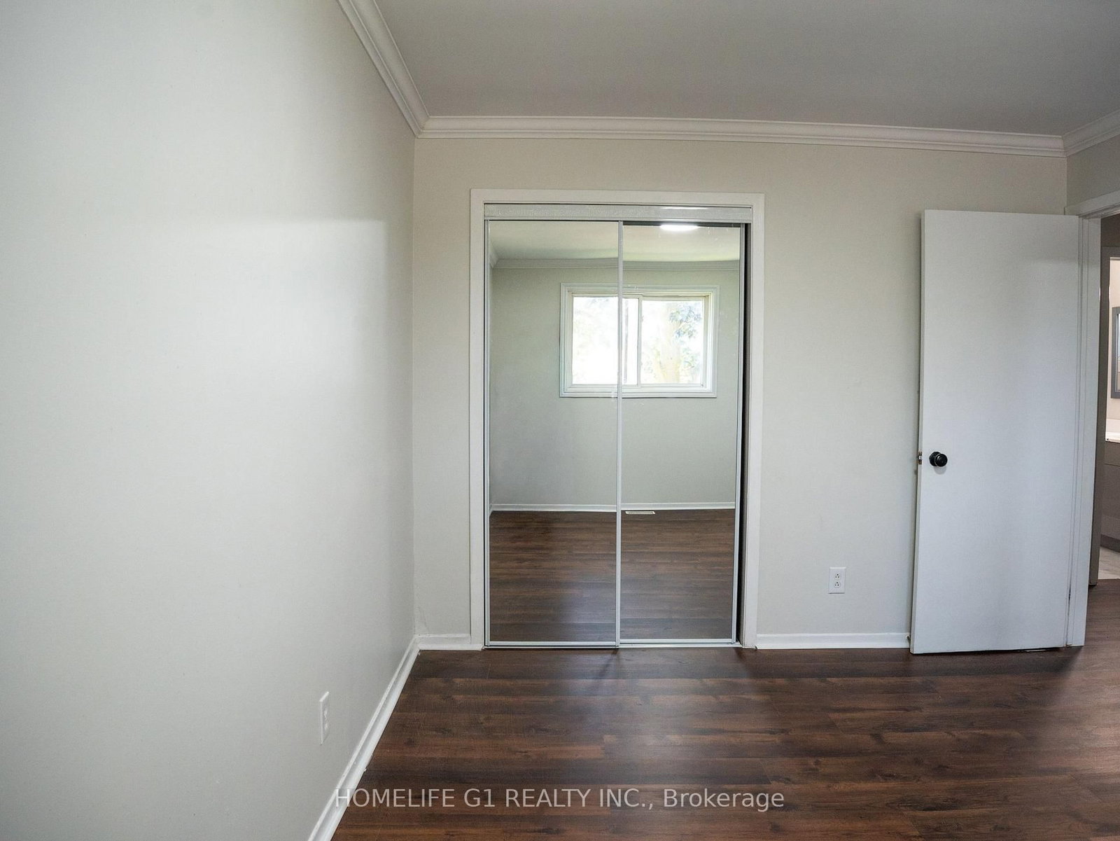 330 Grove Street E • Barrie, ON photo 12