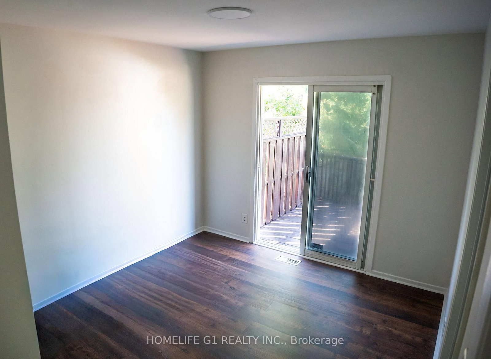 330 Grove Street E • Barrie, ON photo 15