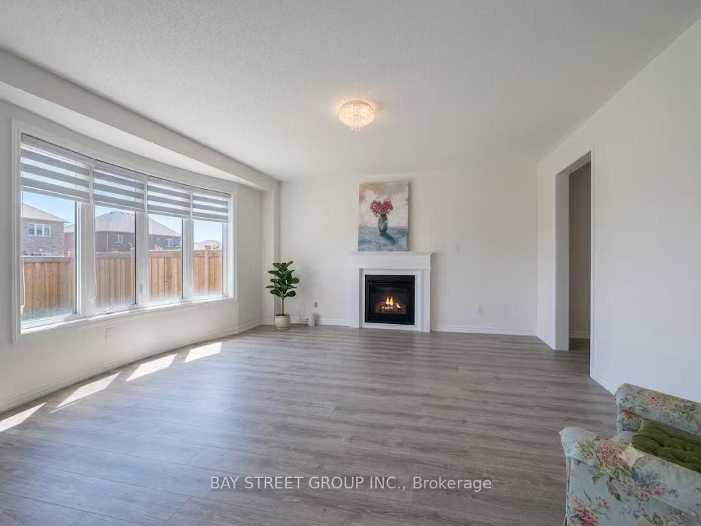 27 Samuel Crescent • Springwater, ON photo 10