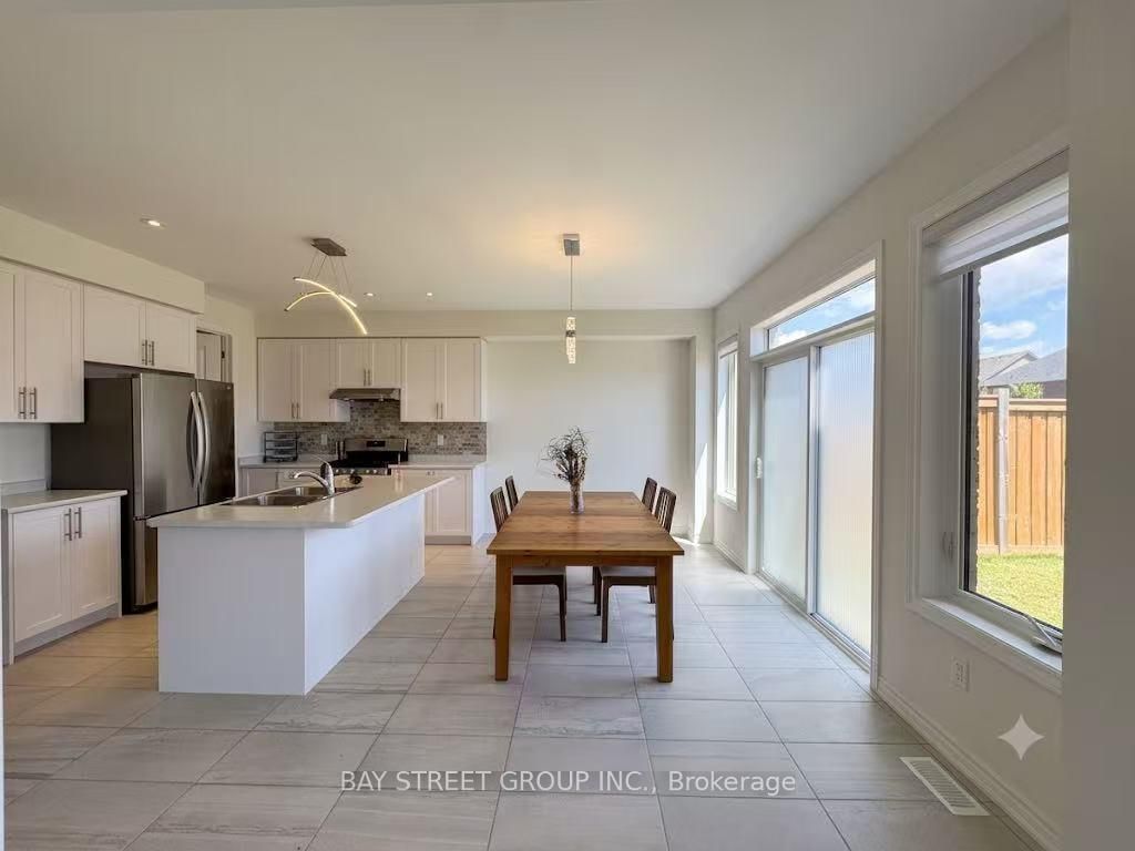 27 Samuel Crescent • Springwater, ON photo 16
