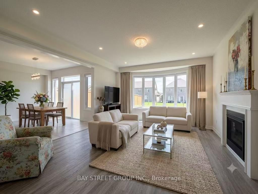 27 Samuel Crescent • Springwater, ON photo 9