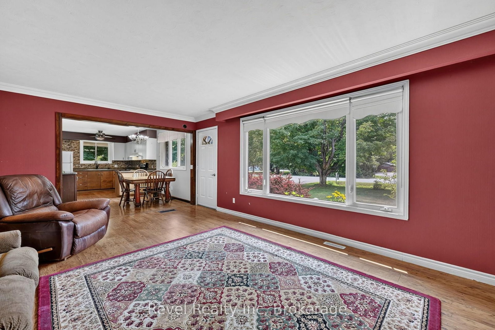 Listing Image 7