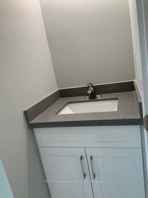5 Oakwood Avenue N • Tiny, ON photo 12
