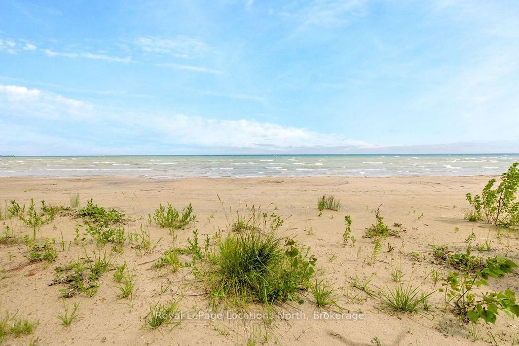 1864 Shore Lane • Wasaga Beach, ON photo 24