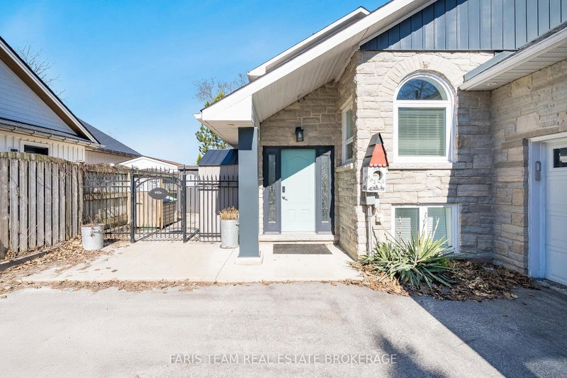 60 River Avenue Crescent photo 4