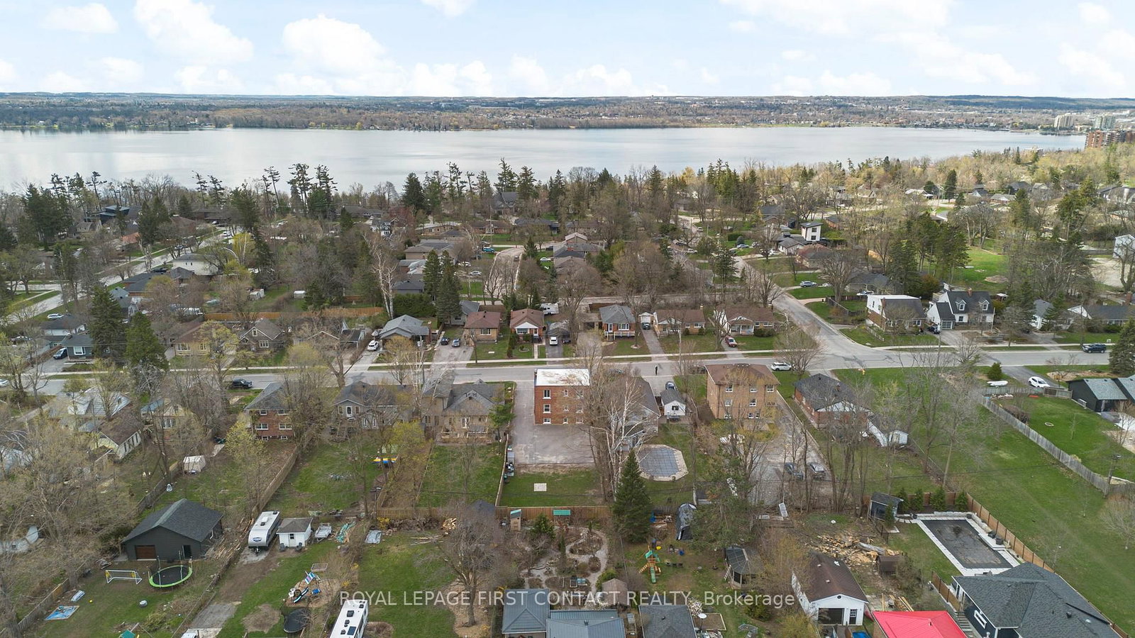 134 Napier Street • Barrie, ON photo 24
