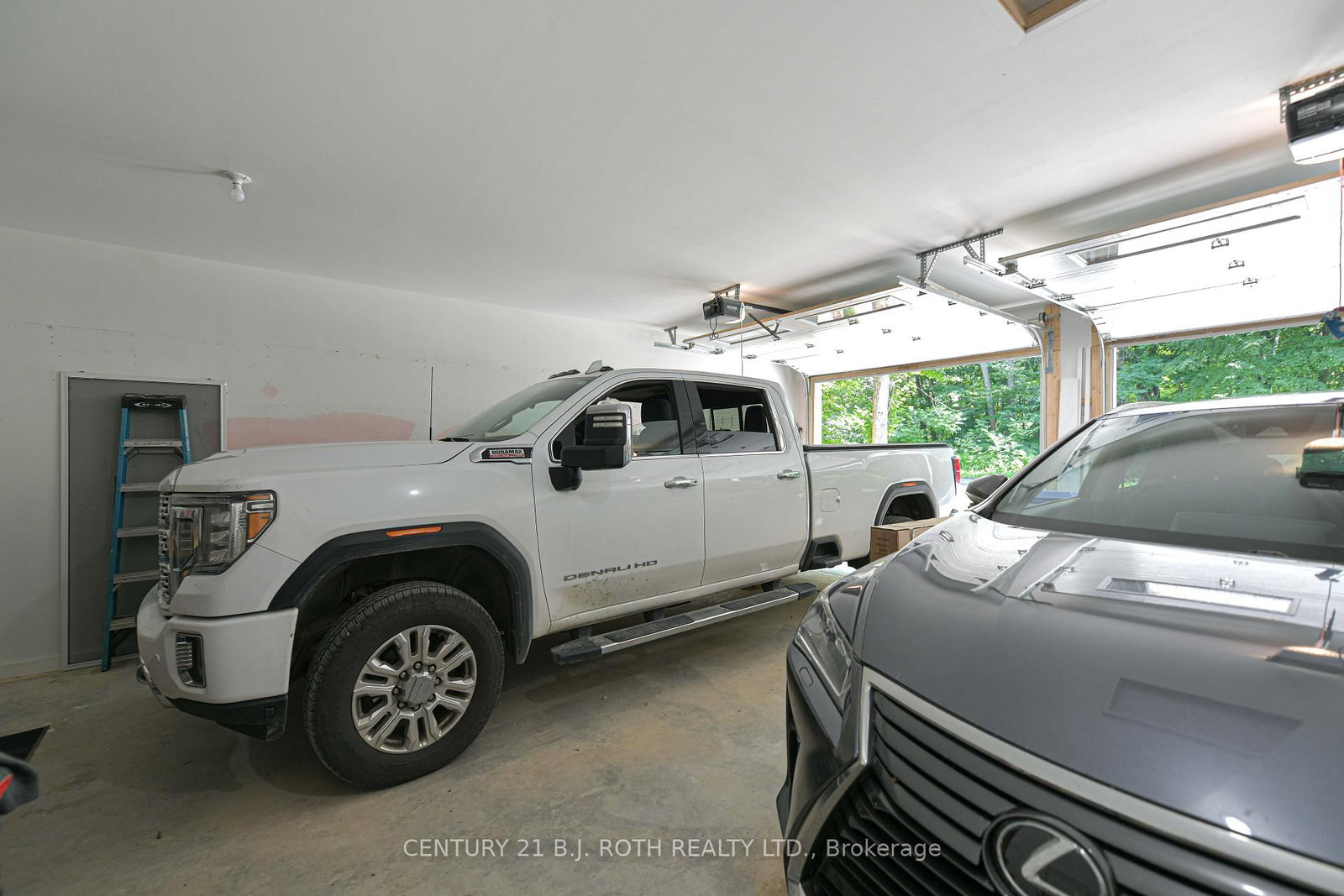 Listing Image 37