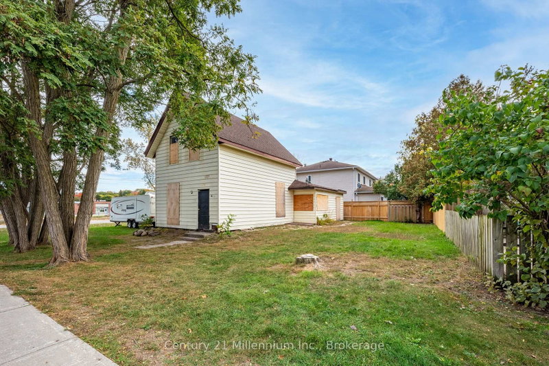 469 Robert Street