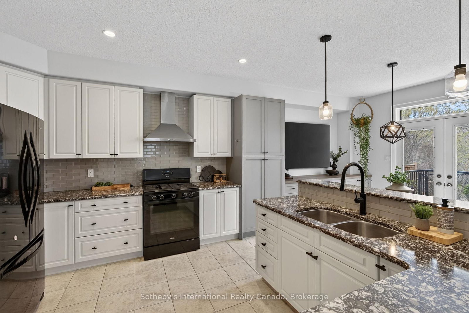 19 Garbutt Crescent • Collingwood, ON photo 12