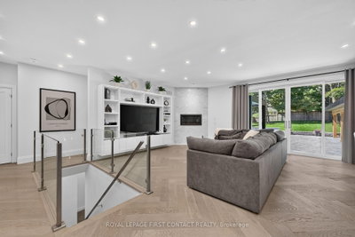 36 Grouse Glen • Barrie, ON photo 4