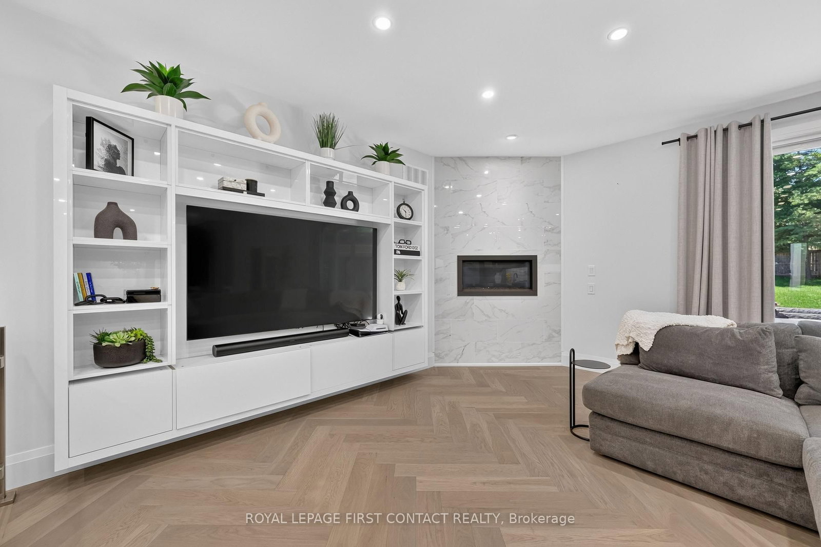 36 Grouse Glen • Barrie, ON photo 5