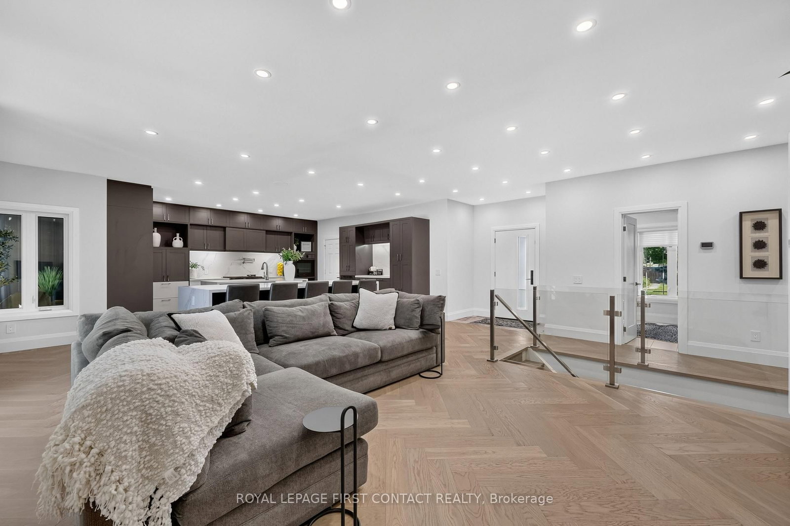 36 Grouse Glen • Barrie, ON photo 6