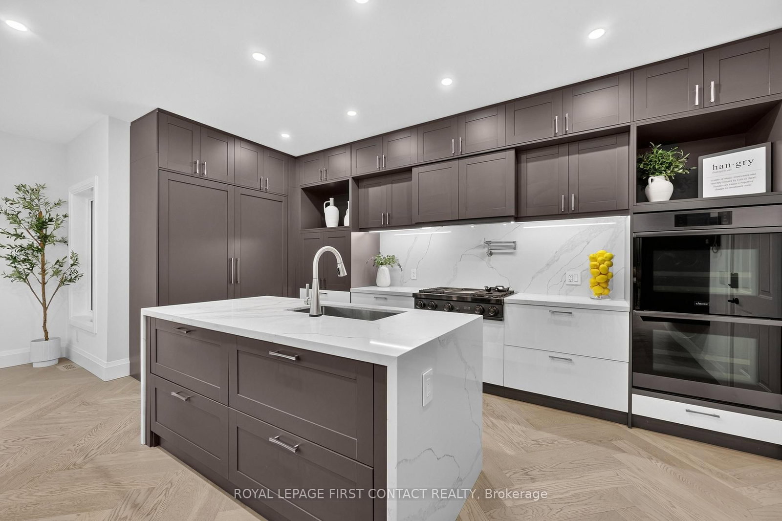 36 Grouse Glen • Barrie, ON photo 8