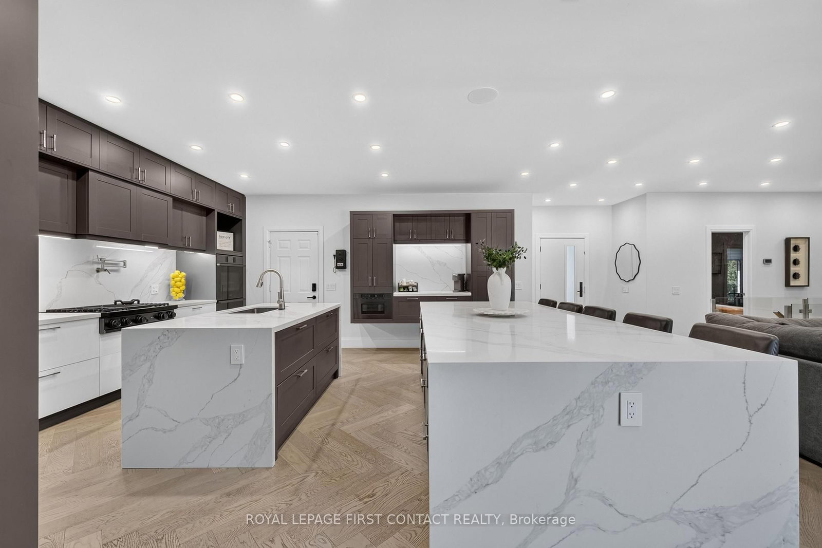 36 Grouse Glen • Barrie, ON photo 9