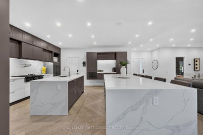 36 Grouse Glen • Barrie, ON photo 9