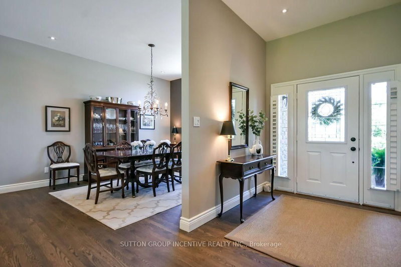 18 Bridle Path