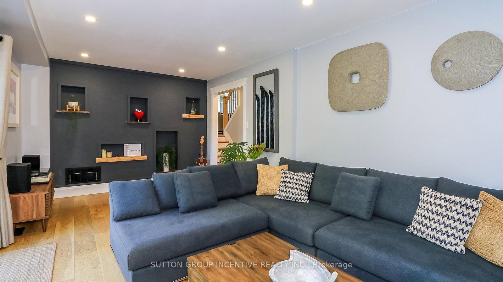 40 Varden Avenue • Barrie, ON photo 12