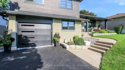 40 Varden Avenue • Barrie, ON photo 2