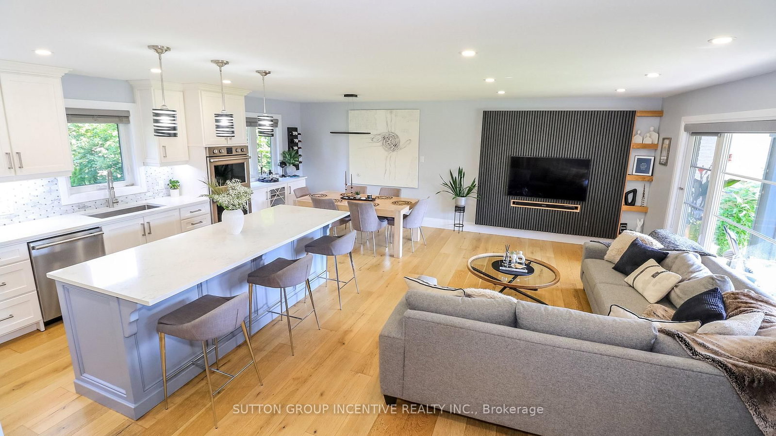40 Varden Avenue • Barrie, ON photo 5