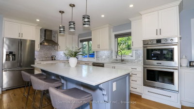 40 Varden Avenue • Barrie, ON photo 6