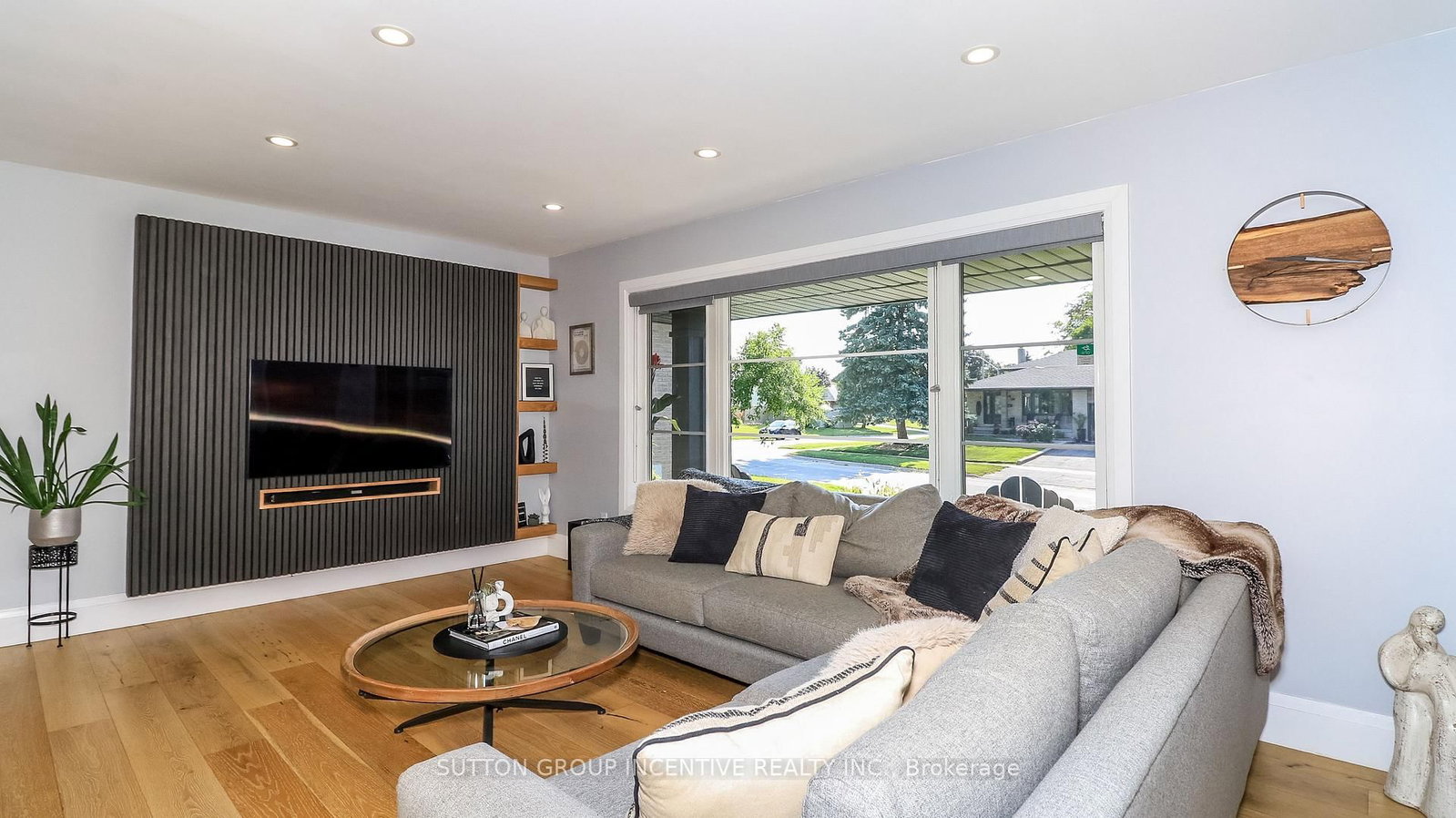 40 Varden Avenue • Barrie, ON photo 8